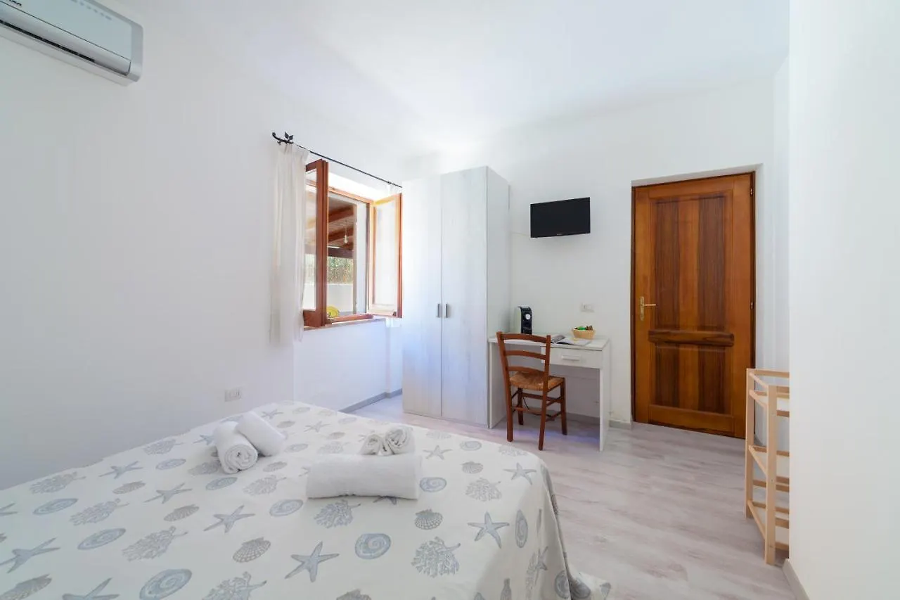 Brezza B&B Golfo Aranci 0*,  Italy