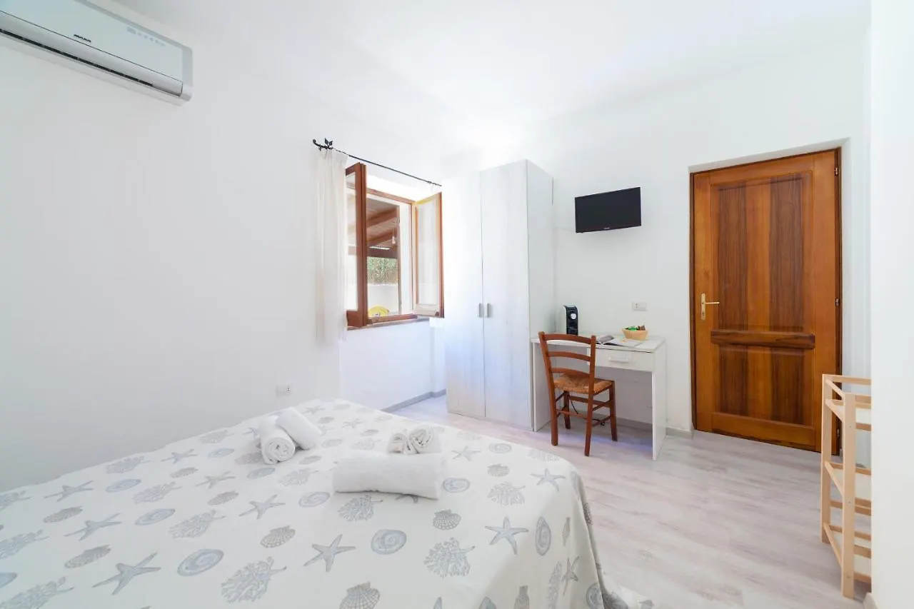 Brezza B&B Golfo Aranci Italy