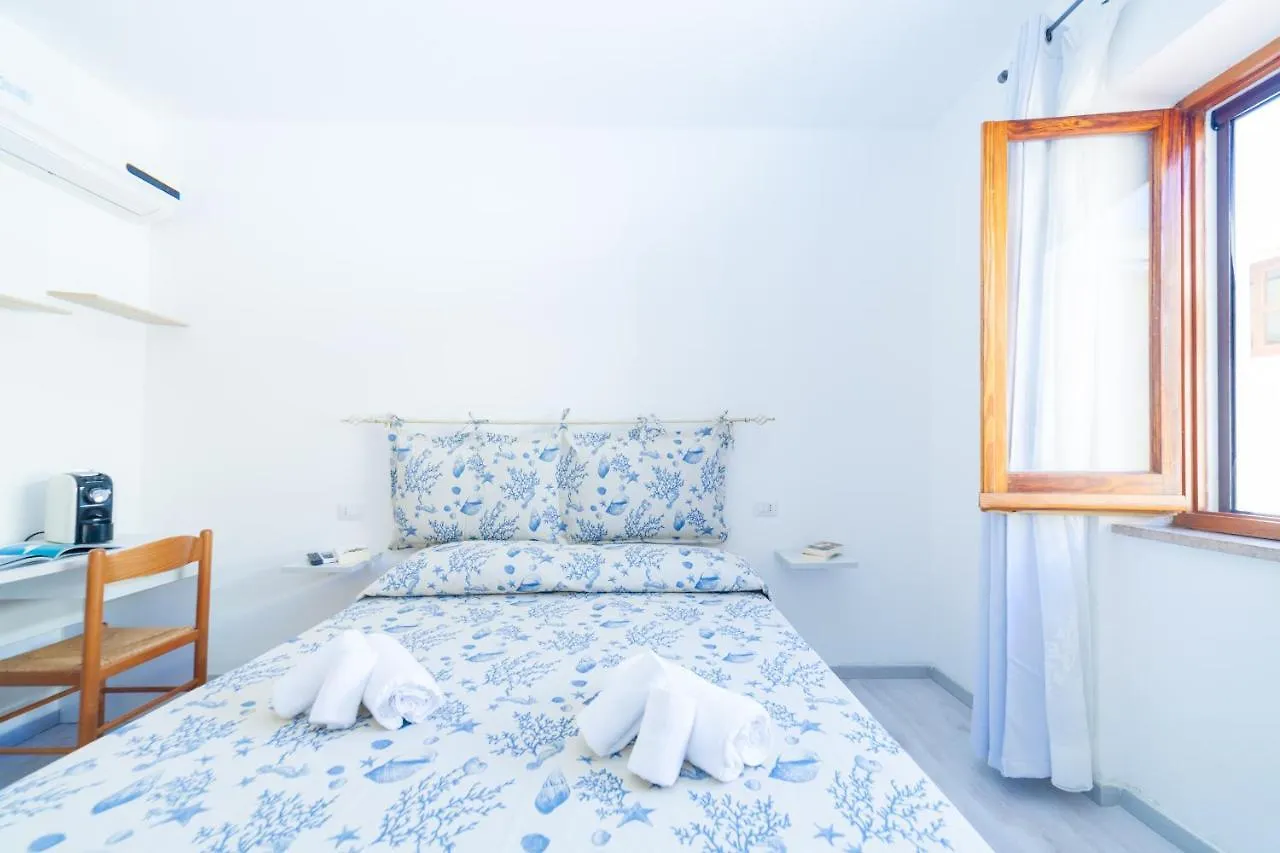 Brezza B&B Golfo Aranci 0*,